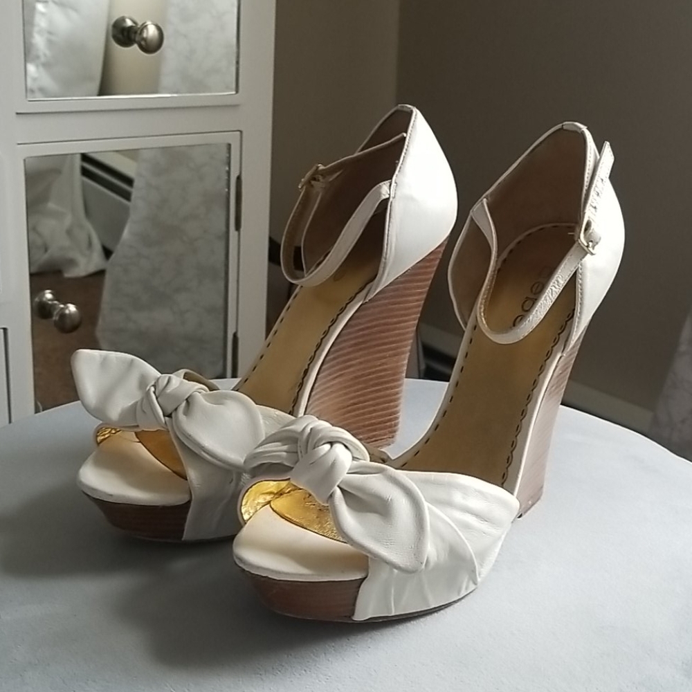 Bebe heels